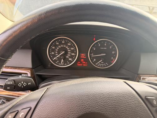 Black 2010 BMW 528 i xDrive