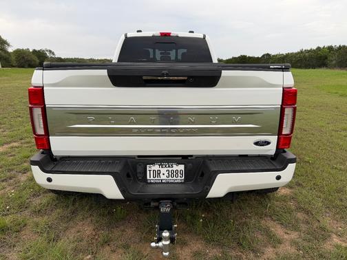White 2022 Ford F-450 Platinum