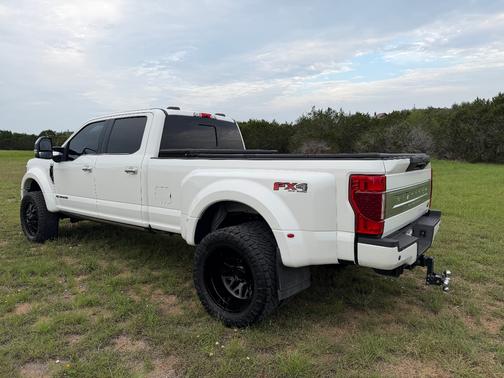 White 2022 Ford F-450 Platinum