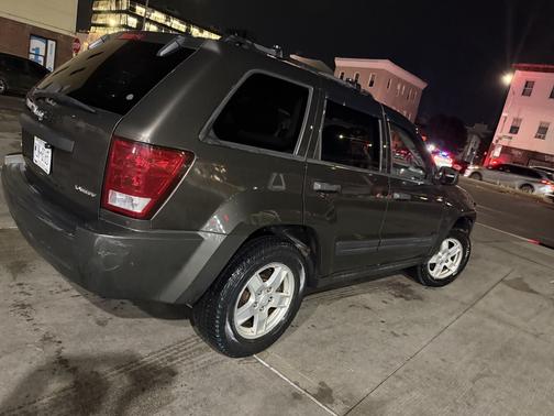 Gray 2005 Jeep Grand Cherokee Laredo
