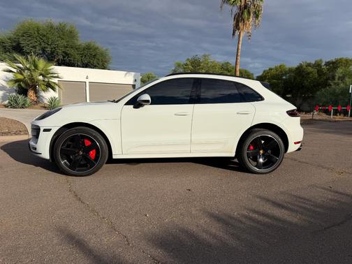 White 2017 Porsche Macan Macan Turbo