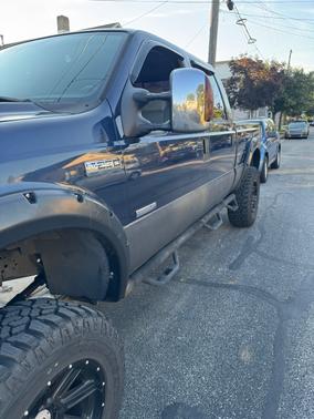 2006 Ford F-250 Lariat Crew Cab Super Duty