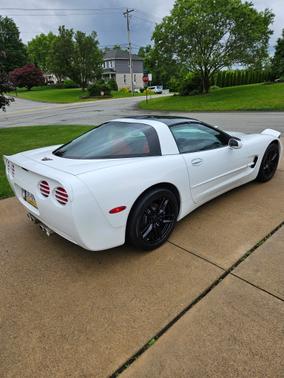 2000 Chevrolet Corvette Base