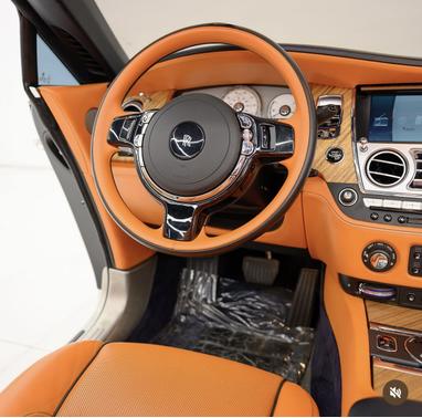 2016 Rolls-Royce Dawn Base
