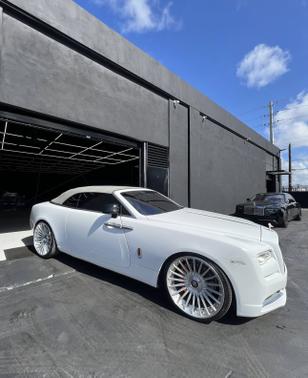 2016 Rolls-Royce Dawn Base