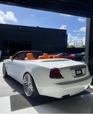 2016 Rolls-Royce Dawn Base