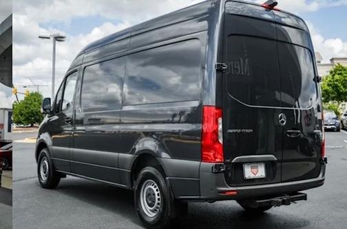 Photo 2 of 3 of 2020 Mercedes-Benz Sprinter 2500 Standard Roof