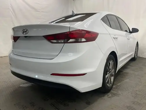 White 2018 Hyundai ELANTRA SEL