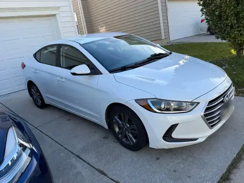 White 2018 Hyundai ELANTRA SEL
