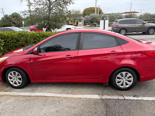 2017 Hyundai Accent SE