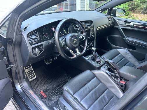 2016 Volkswagen Golf GTI 2.0T Autobahn w/Performance Package 4-Door