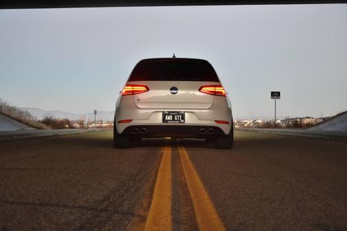 2019 Volkswagen Golf R 4-Door w/DCC & Navigation