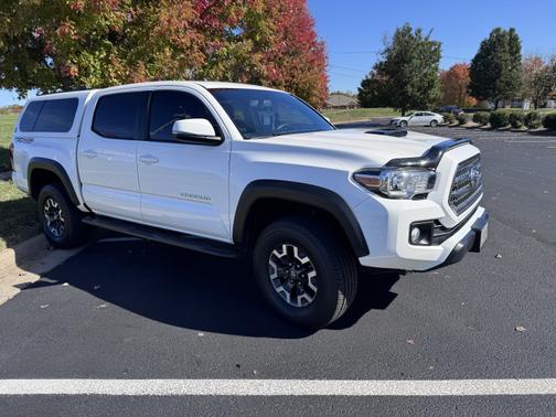 2016 Toyota Tacoma TRD Sport