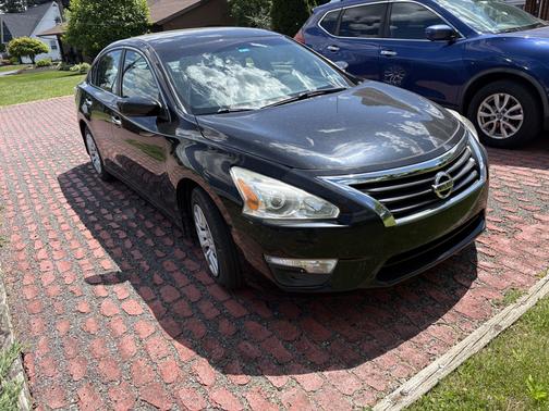 Black 2015 Nissan Altima 2.5 S