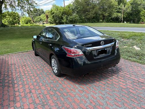 Black 2015 Nissan Altima 2.5 S