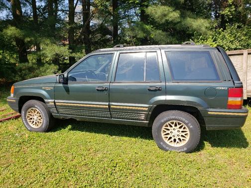 Green 1994 Jeep Grand Cherokee Limited 4WD
