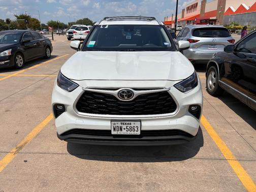 2023 Toyota Highlander XLE