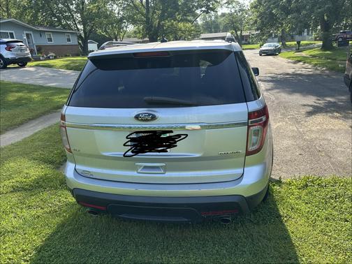 Silver 2014 Ford Explorer XLT