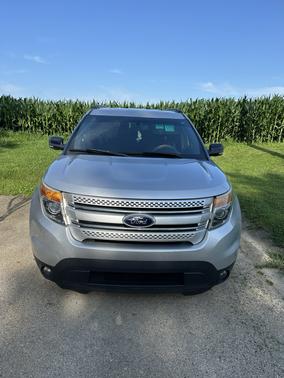 Silver 2014 Ford Explorer XLT
