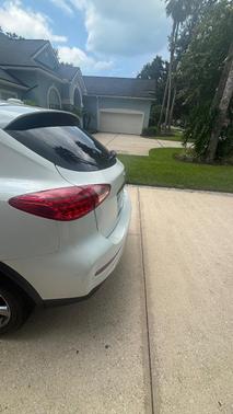 White 2017 INFINITI QX50 Base