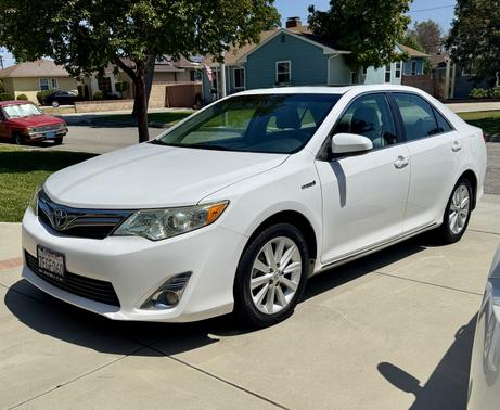 2014 Toyota Camry Hybrid XLE