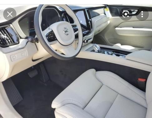 Photo 2 of 2 of 2022 Volvo XC60 B5 Inscription