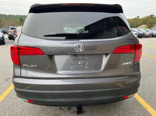 Gray 2017 Honda Pilot LX