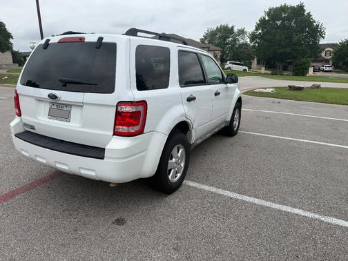 White 2009 Ford Escape XLT