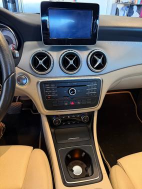 2017 Mercedes-Benz GLA 250 Base