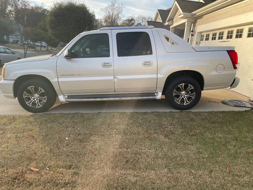 2004 Cadillac Escalade EXT Base