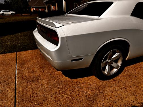 White 2013 Dodge Challenger SXT