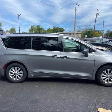 2018 Chrysler Pacifica Touring-L