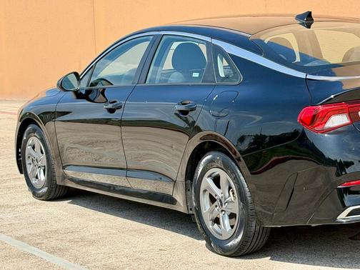 Black 2022 Kia K5 LXS