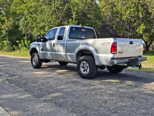 Silver 2000 Ford F-250 XLT SuperCab Super Duty