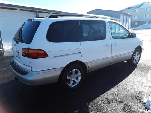 1999 Toyota Sienna XLE