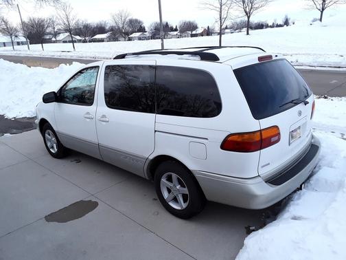 1999 Toyota Sienna XLE