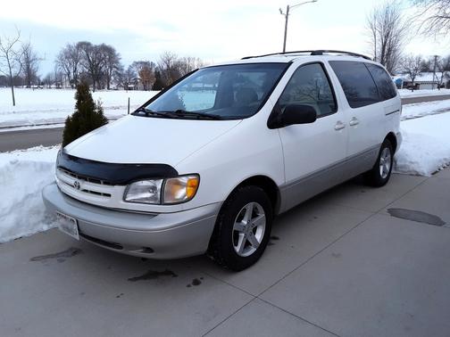 1999 Toyota Sienna XLE