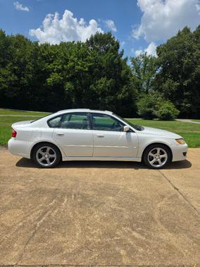 White 2009 Subaru Legacy 2.5 i Special Edition