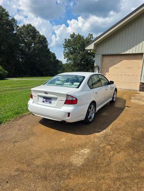 White 2009 Subaru Legacy 2.5 i Special Edition
