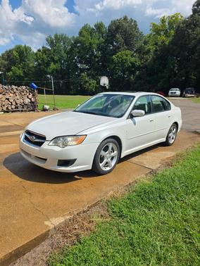 White 2009 Subaru Legacy 2.5 i Special Edition