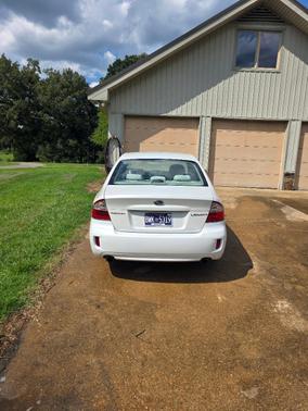 White 2009 Subaru Legacy 2.5 i Special Edition