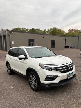 White 2018 Honda Pilot EX-L