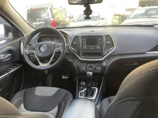 Silver 2014 Jeep Cherokee Sport