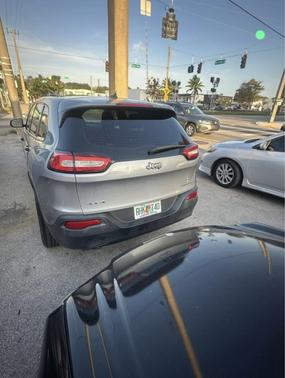 Silver 2014 Jeep Cherokee Sport