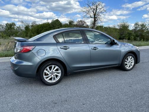 Gray 2013 Mazda Mazda3 i Touring
