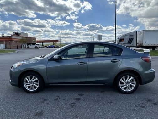 Gray 2013 Mazda Mazda3 i Touring
