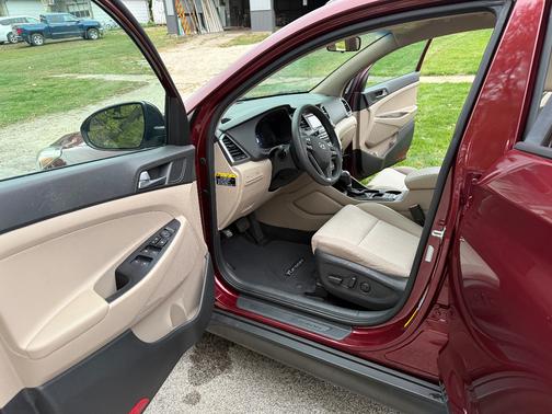 2016 Hyundai TUCSON SE