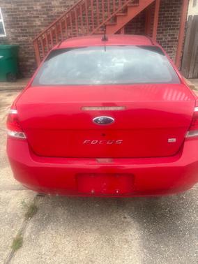 Red 2008 Ford Focus SE