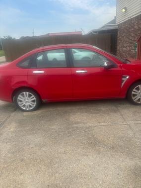 Red 2008 Ford Focus SE
