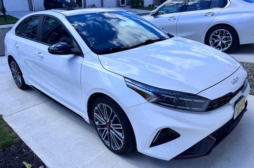 White 2022 Kia Forte GT